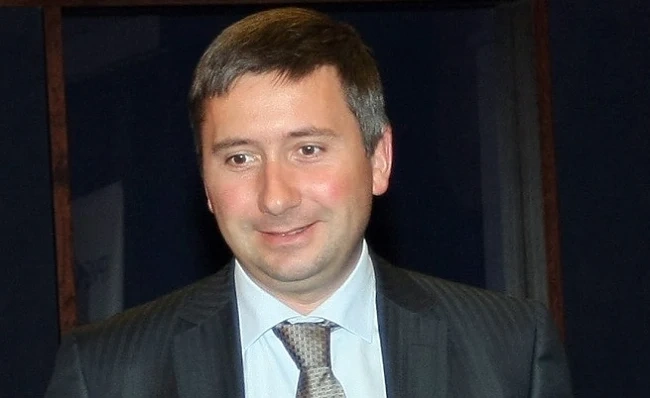 Чрез офшорки, Прокопиев източва пенсионния фонд \
