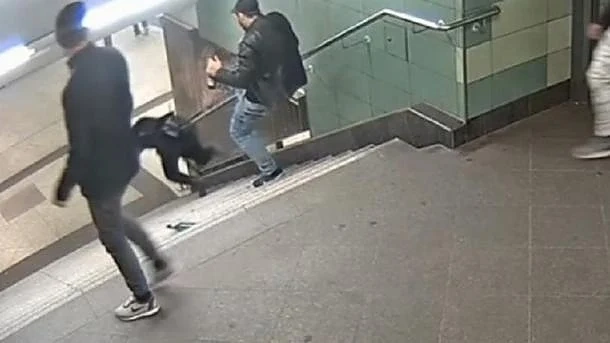 Нападателят от берлинското метро се напивал всеки ден 
