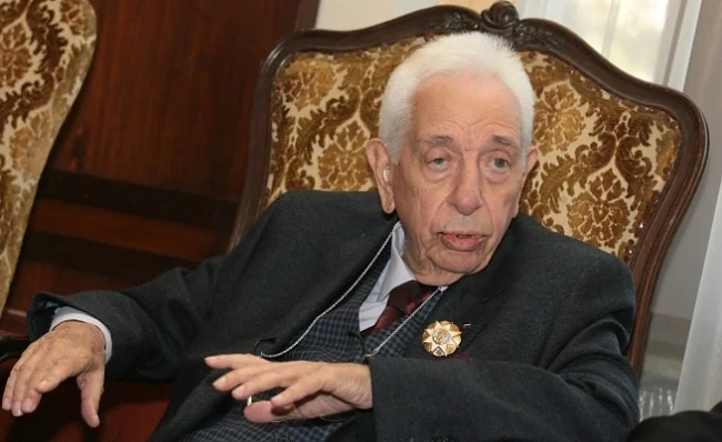 Напусна ни Гиньо Ганев 