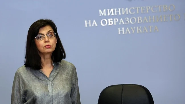 Кунева: Поръчката на сувенири за 2 млн. лева е най-голямата грешка на МОН 