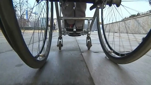 Вдигат парите на деца с увреждания 