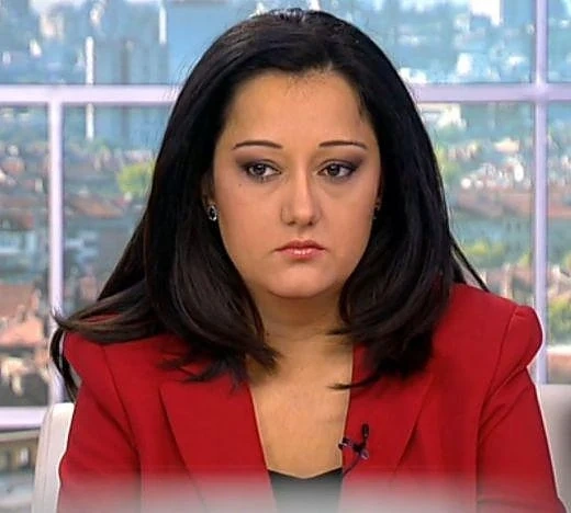 Павлова направи нови разкрития относно поръчката за тол системата 