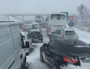 Верижна катастрофа блокира магистралата Белград-Ниш  