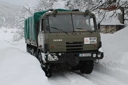 Военни влизат в битката със снега