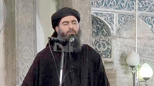 Абу Бакр Ал Багдади спи с пояс опасан с бомби 