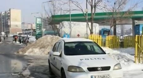 Маскирани обраха бензиностанция  