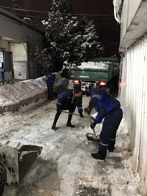 В София пазарите ги чистят и през ноща