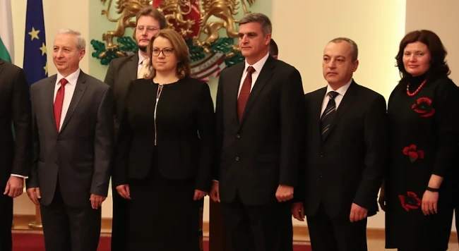 Служебният кабинет се събира на първо заседание