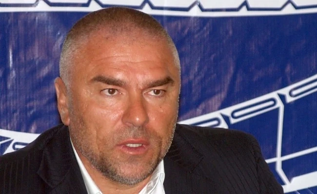 Илиян Василев нападна Марешки
