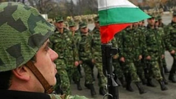 И мъжете военни да са с право на родителски отпуск