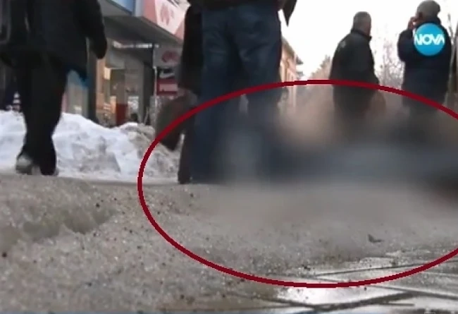 Мъж падна на заледена пешеходна пътека и почина 
