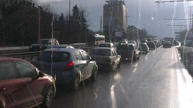 Ще спират автомобилите от движение без катализатор