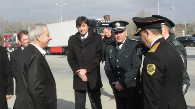 Герджиков отправи забележки към митничарите на ГКПП-Кулата 