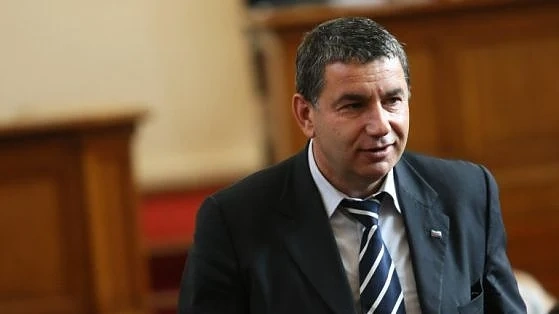 Димитър Байрактаров напусна Патриотичния фронт