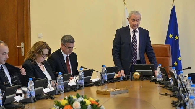 Служебното правителство сменя още 7 областни управители 