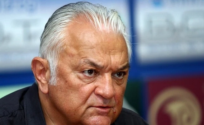 Сашо Диков се озъби на премиера
