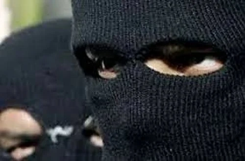 Маскирани обраха чейндж в центъра на Пазарджик 