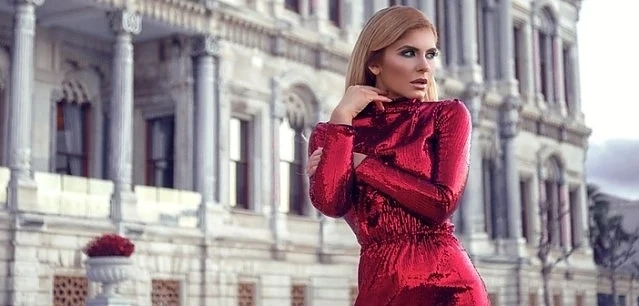 Ужасно! Анелия пее на турски преди 3 март