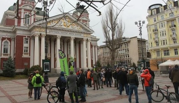 Зелен байрак, три колелета и десетина откриха кампанията на \