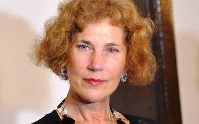 Елена Поптодорова задържана за кражба 