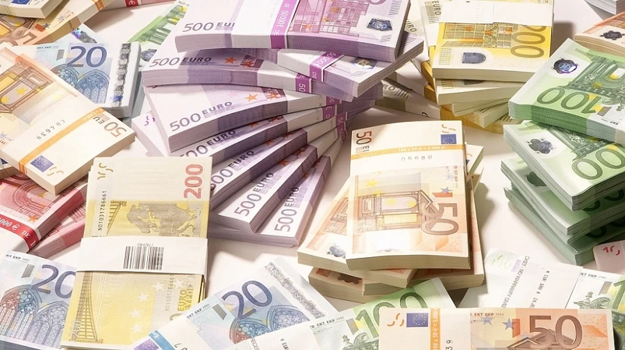 Спипаха двама българи с фалшиво евро в Сърбия 