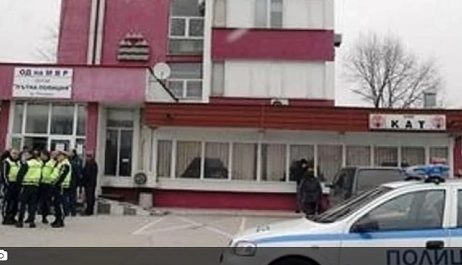 Мъж се простреля в административната сграда на КАТ – София