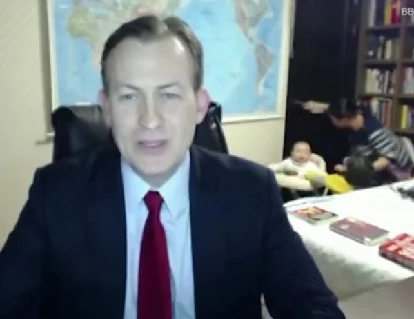 Семейна лудница по време на интервю на BBC (ВИДЕО)