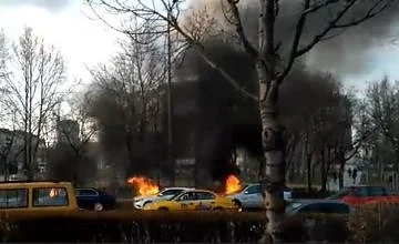 Четири автомобила изгоряха в центъра на София (СНИМКИ) 