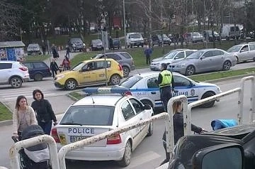 Преследван от полицаи моторист блъсна пешеходка във Велико Търново