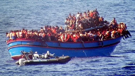 Спасиха хиляди мигранти в Средиземно море 
