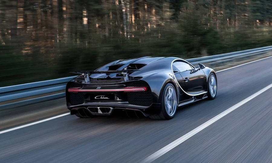 Bugatti Chiron вдига 351 км/ч за 21 секунди (видео)