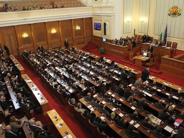 Кои стари лица излизат от политиката?  