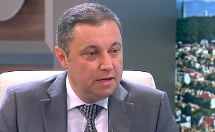Яне Янев: Енергийната мафия ми запорира голяма част от заплатата