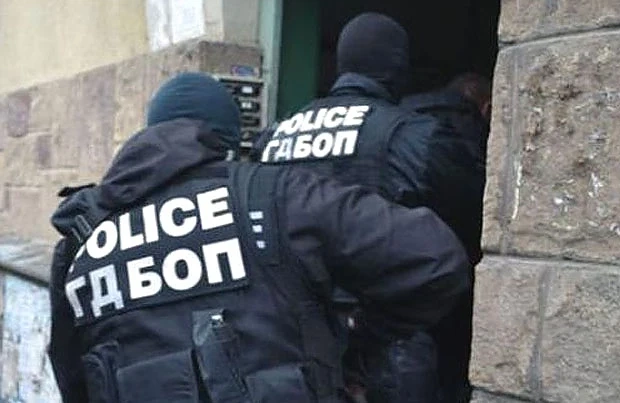 ГДБОП нахлу в офисите на вносител на луксозни автомобили 