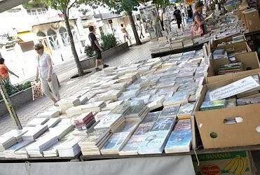 Пазарът с книгите на \