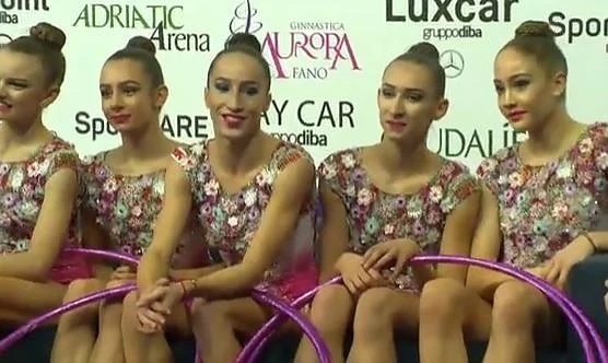 Ансамбълът ни със сребро на 5 обръча  