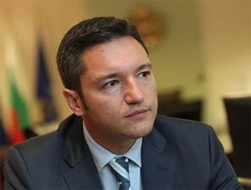 Вигенин: Предложението на Борисов към Нинова е една хитрина