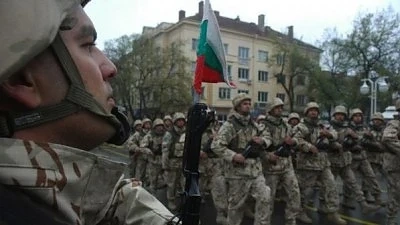 Състоянието на армията ни: Недостиг на военни, остаряла техника и липса на пари 