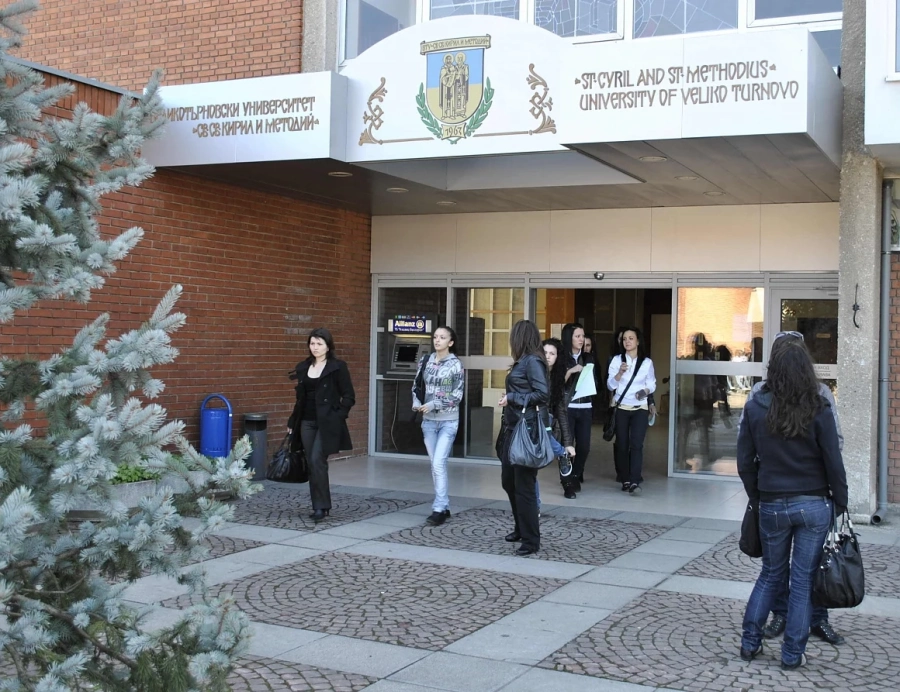 Вдигат таксите в университетите наесен 