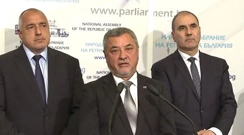 ГЕРБ и Патриотите обещават да преизчислят всички пенсии