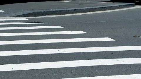 Шофьор уби жена на пешеходна пътека и избяга