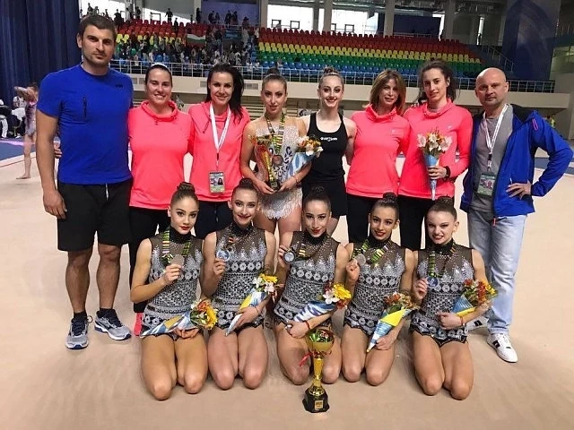 Ансамбълът ни със сребро в Ташкент 