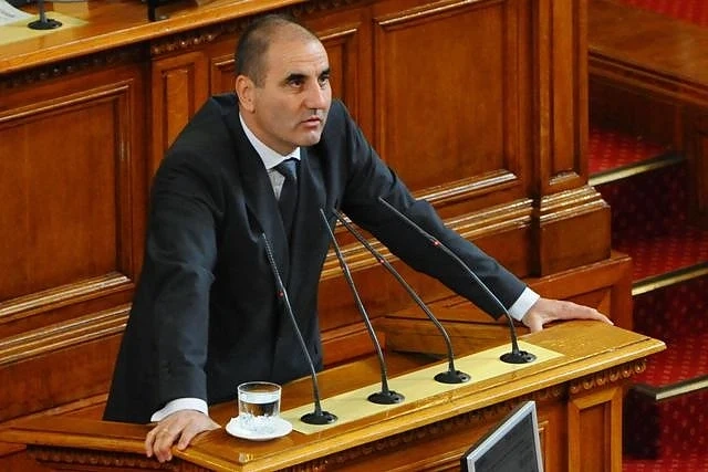 Цветанов: Бъдете по сдържани от парламентарната трибуна 