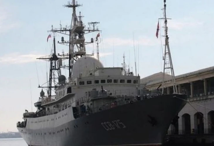 Руски военен кораб се блъсна край Истанбул!