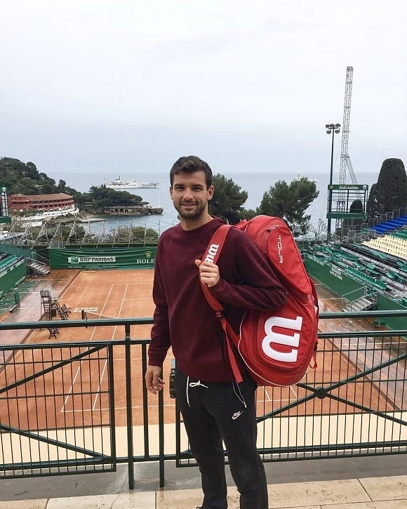 Wilson си прави реклама с Гришо 