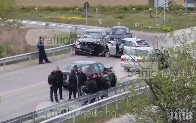  Катастрофа образува задръстване по АМ \