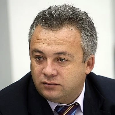 Още един политик напуска парламента