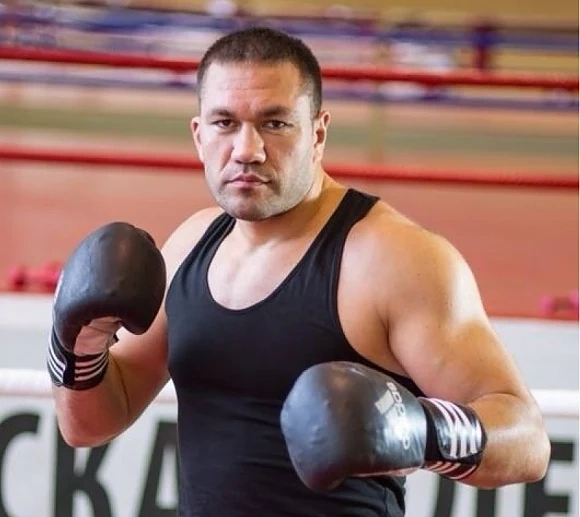 Кобрата излиза на ринга срещу камерунец 