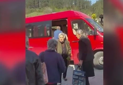 „Баби бус” в родопското село Полковник Серафимово 