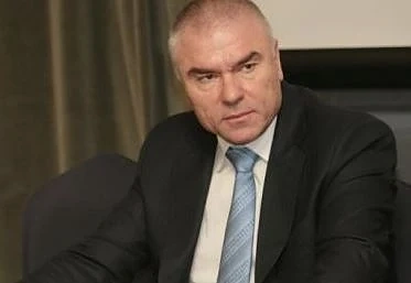 Депутатите подхващат Веселин Марешки